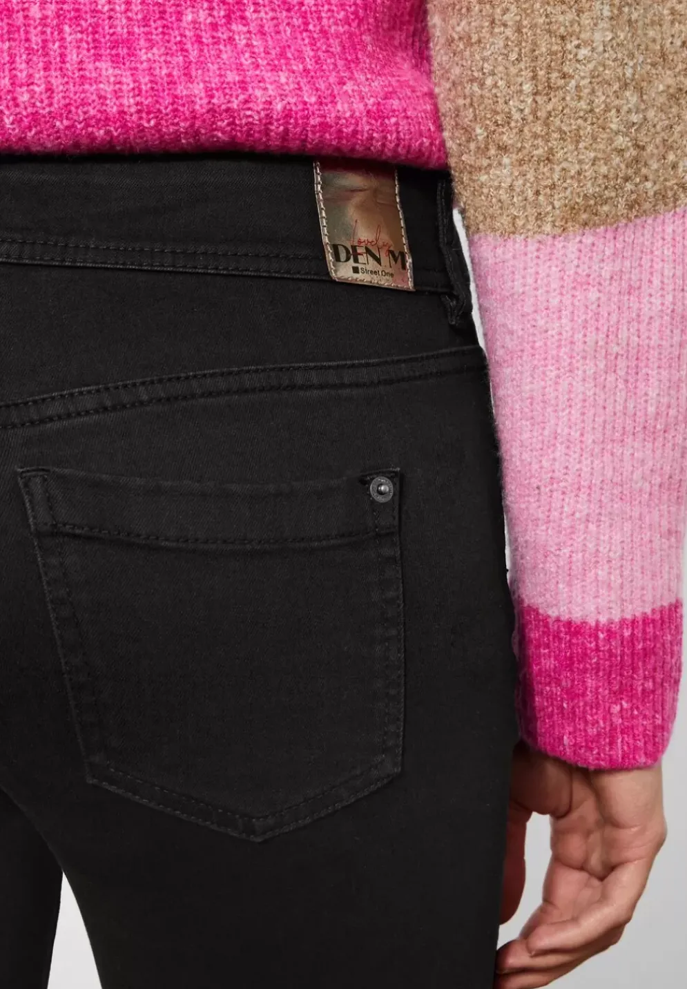 Slim Fit Jeans In High Waist