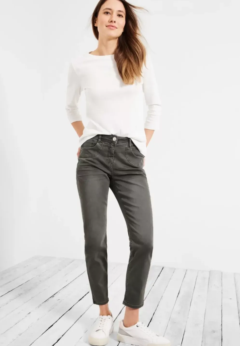 Slim Fit Jeans In High Waist