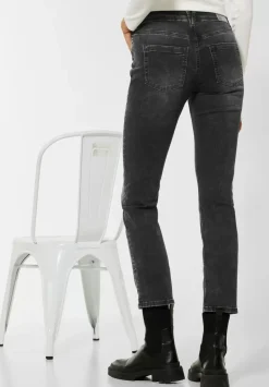 Slim Fit Jeans In High Waist