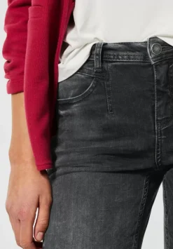 Slim Fit Jeans In High Waist