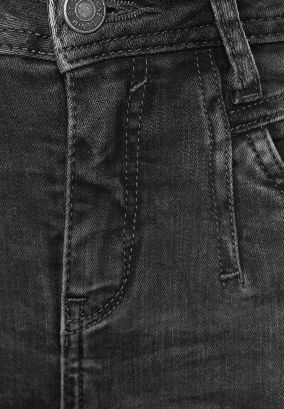 Slim Fit Jeans In High Waist