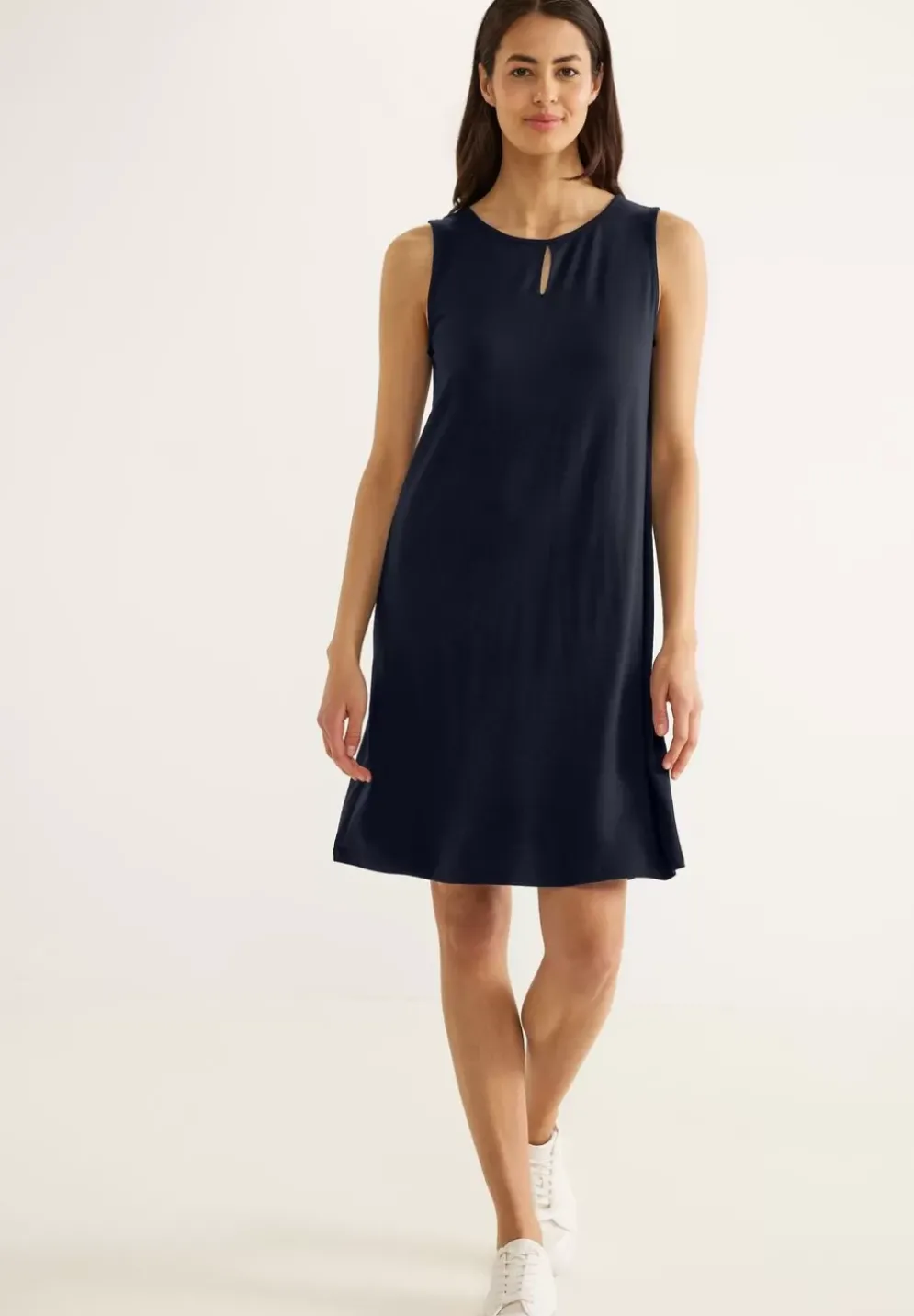 Sommerkleid In Unifarbe