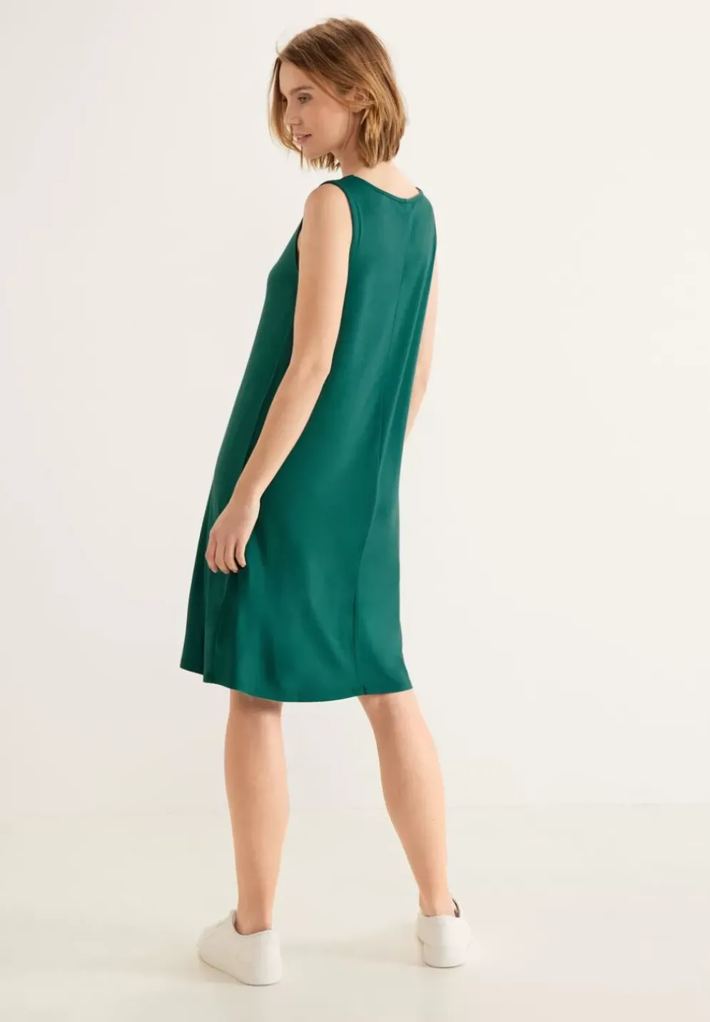 Sommerkleid In Unifarbe