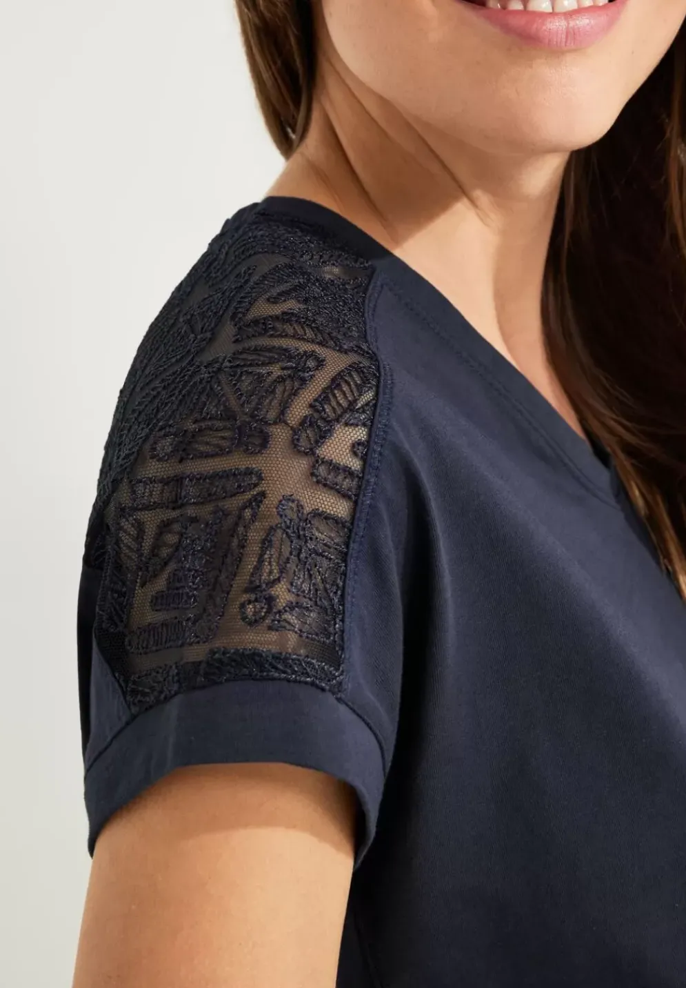 Spitzendetail Shirt