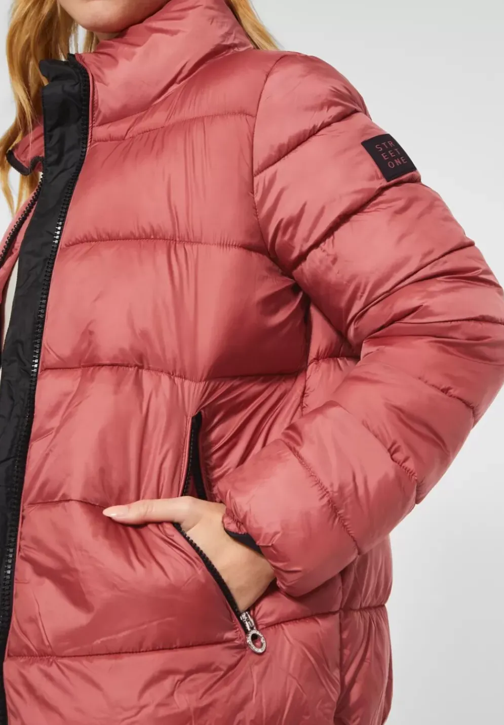 Steppjacke Mit Hohem Kragen