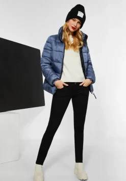 Steppjacke Mit Hohem Kragen