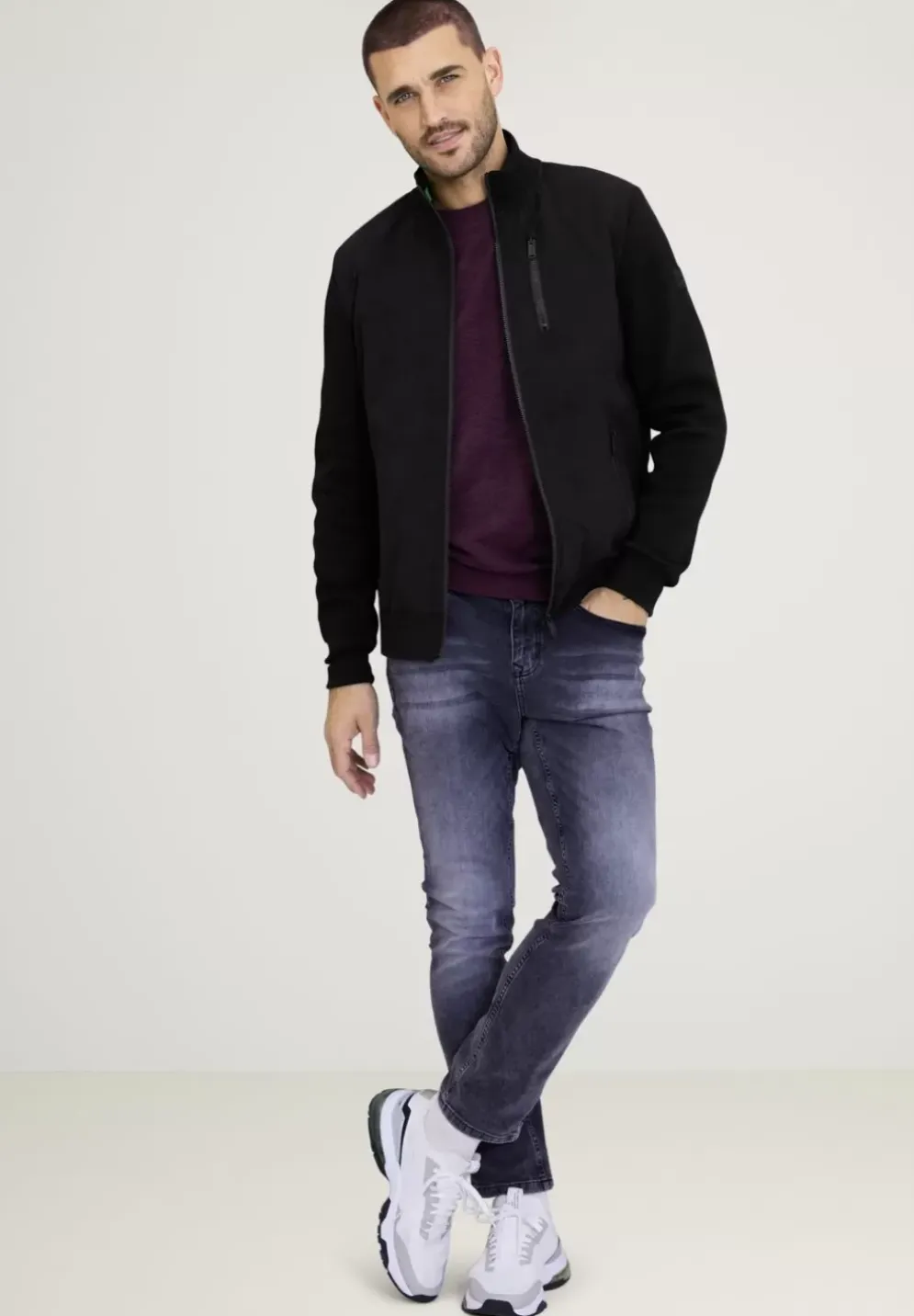 Strickjacke Im Materialmix