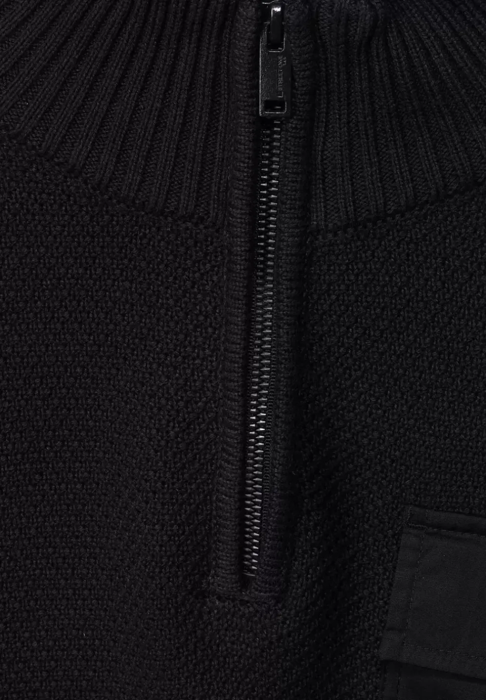 Stricktroyer Im Materialmix