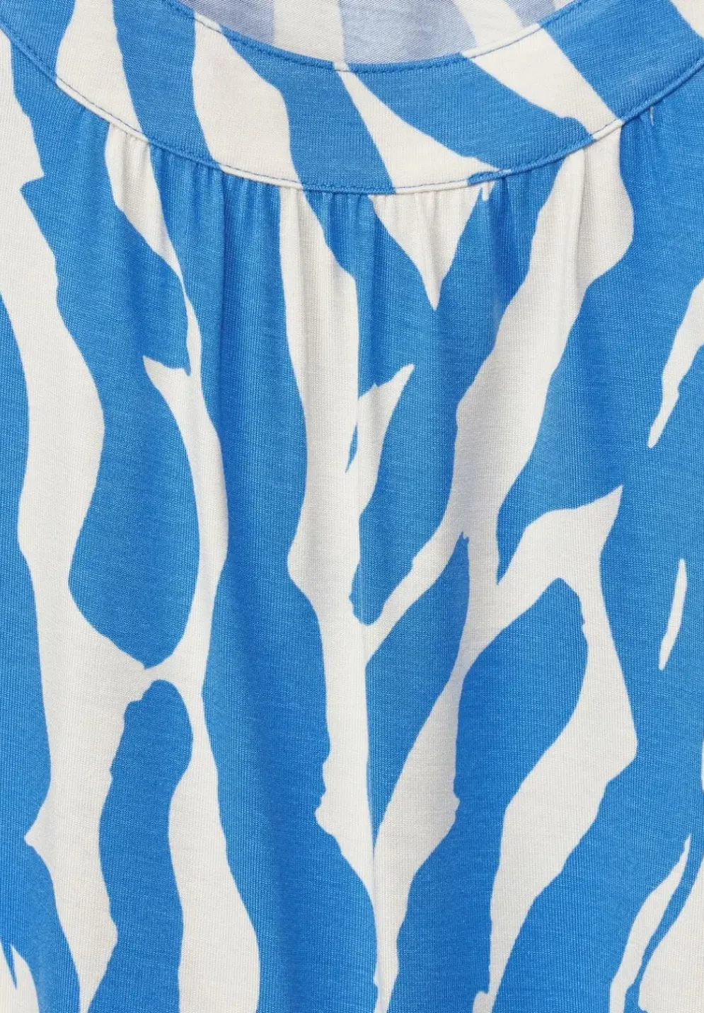 Top Mit Blauem Zebraprint