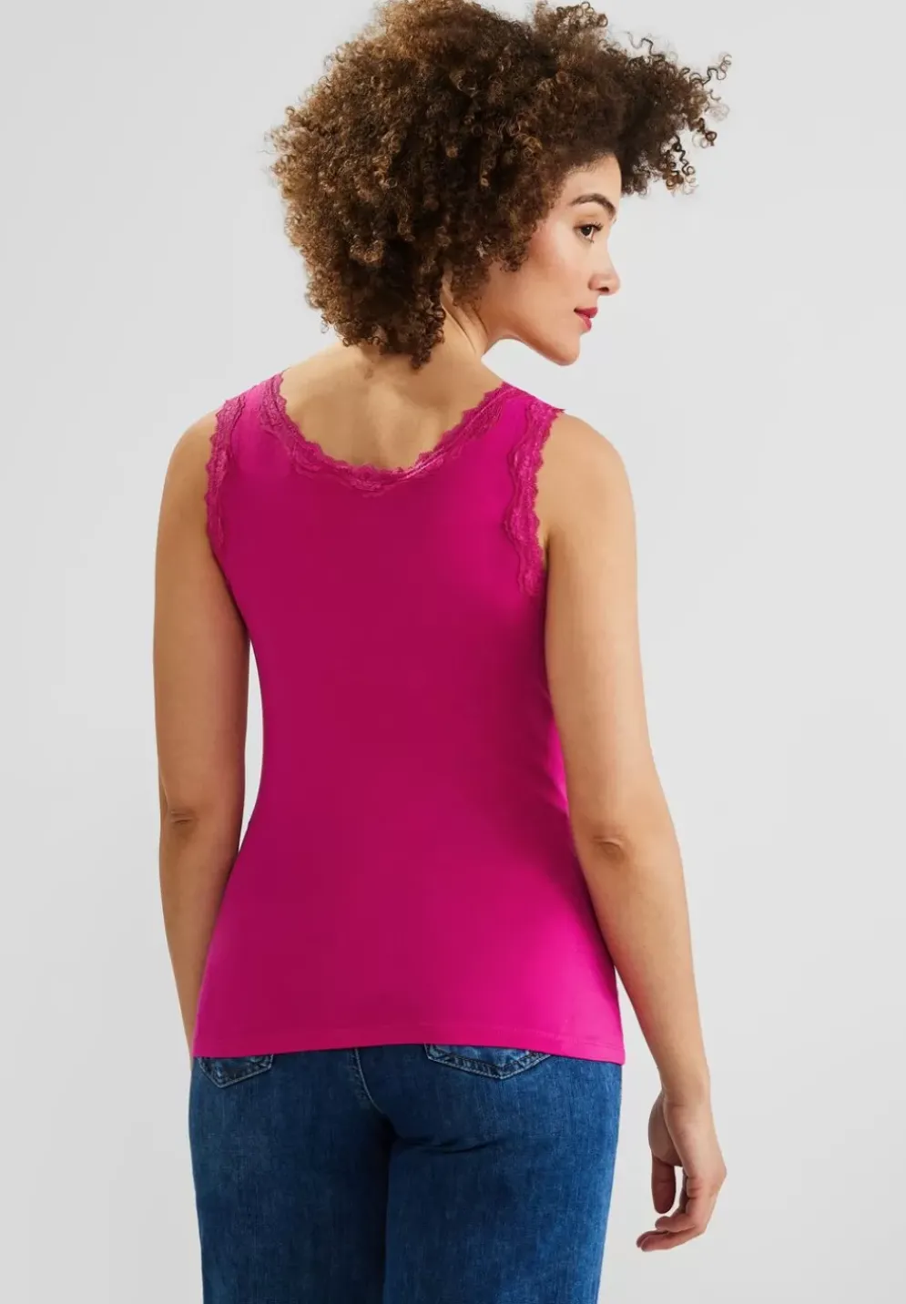 Top Mit Spitzendetail