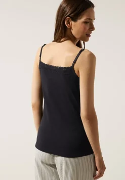 Top Mit Spitzendetail