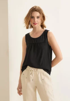 Top Mit Spitzendetail