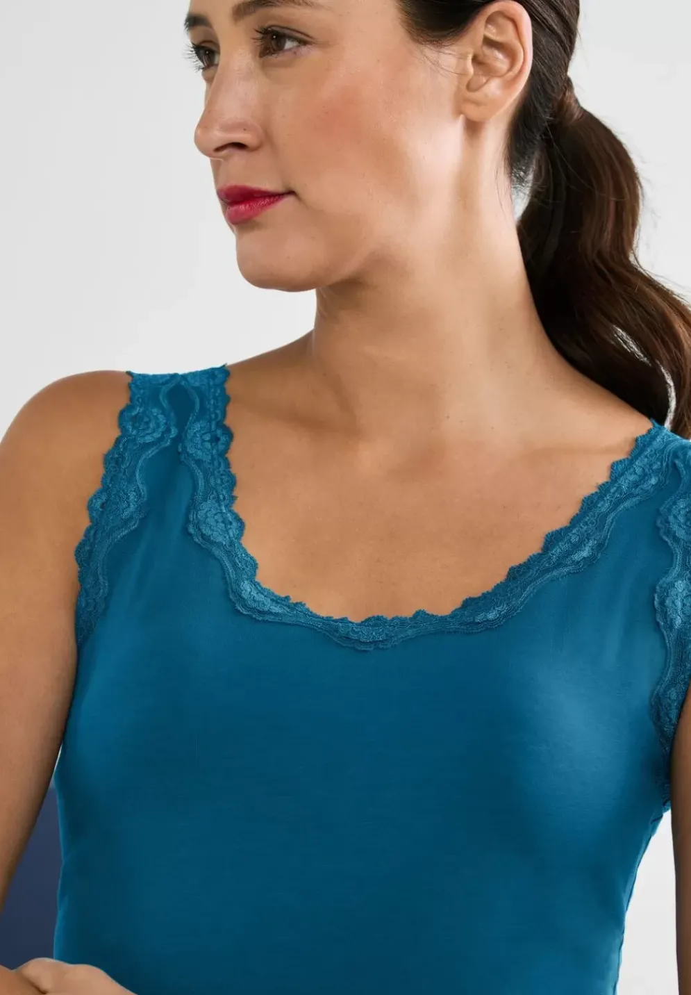 Top Mit Spitzendetail