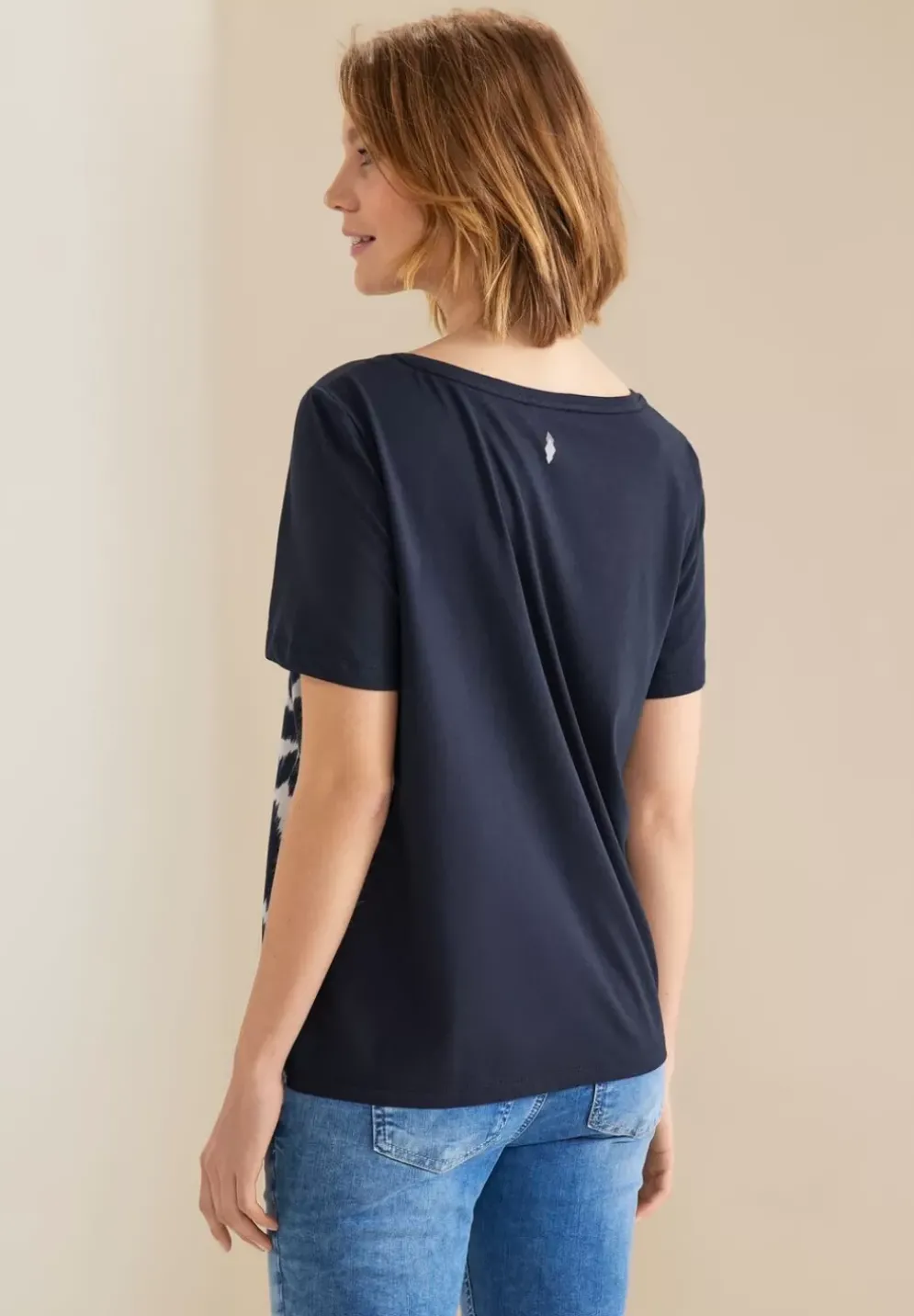 T-Shirt Im Materialmix