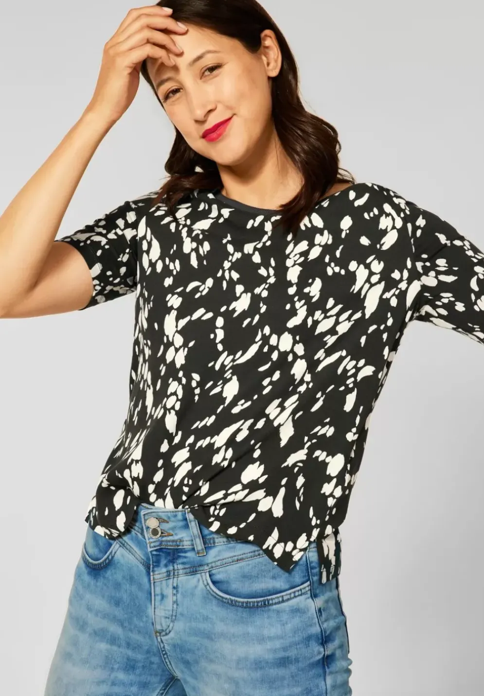 T-Shirt Im Materialmix