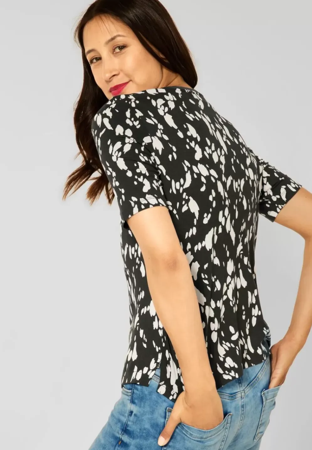 T-Shirt Im Materialmix