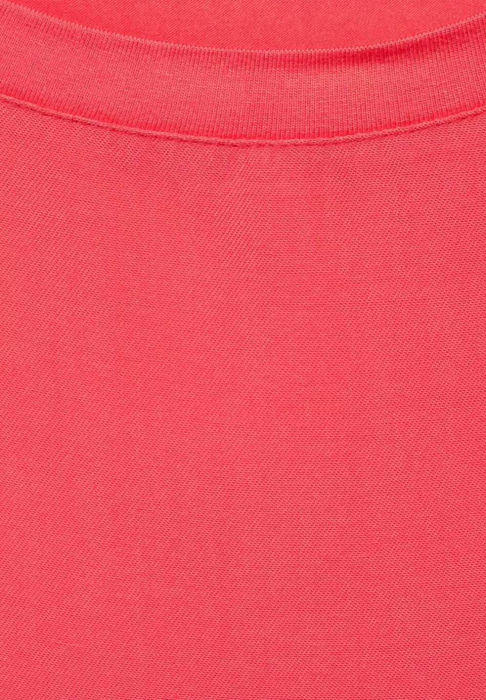 T-Shirt Im Materialmix