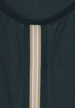 T-Shirt Im Materialmix