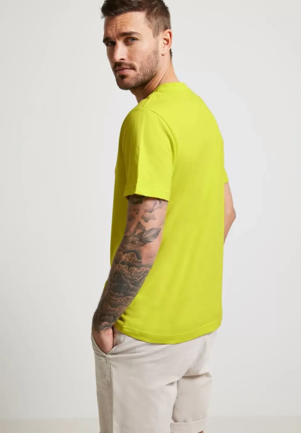 T-Shirt Mit Brustprint