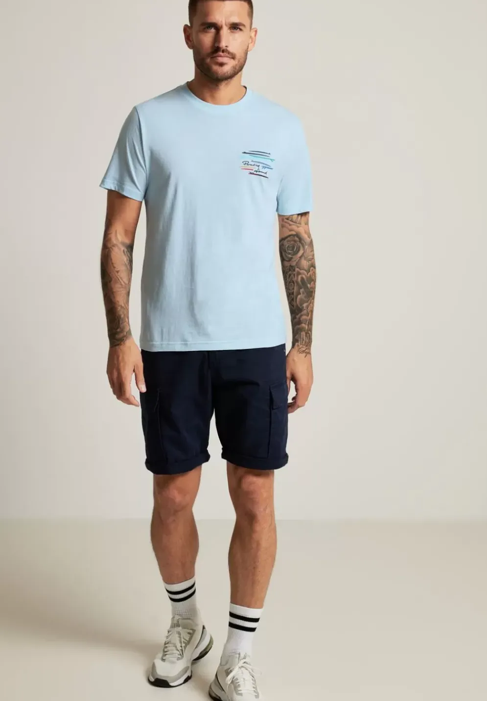T-Shirt Mit Brustprint