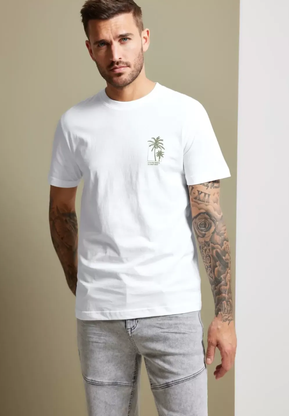 T-Shirt Mit Brustprint