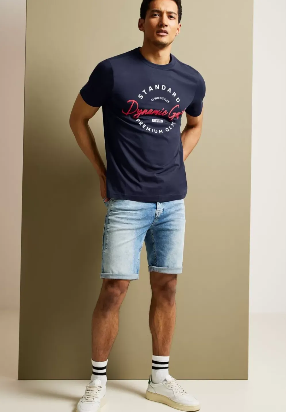 T-Shirt Mit Frontprint