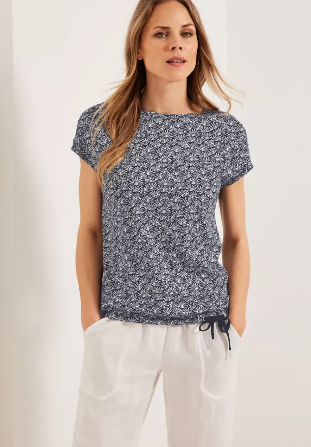 T-Shirt Mit Smok Schultern