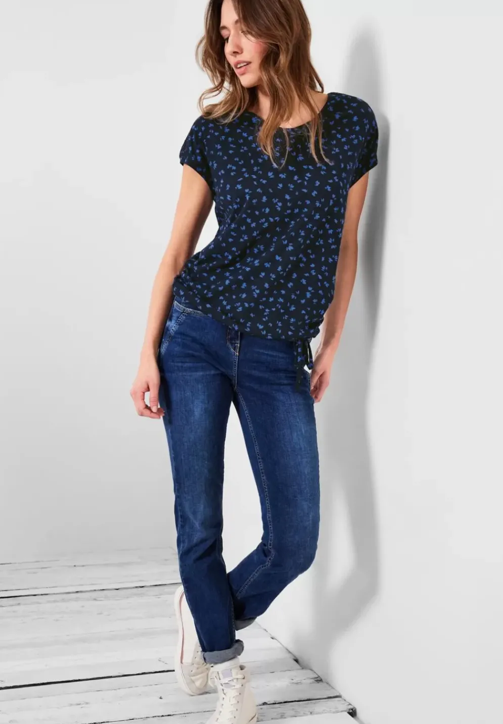 T-Shirt Mit Smokdetails