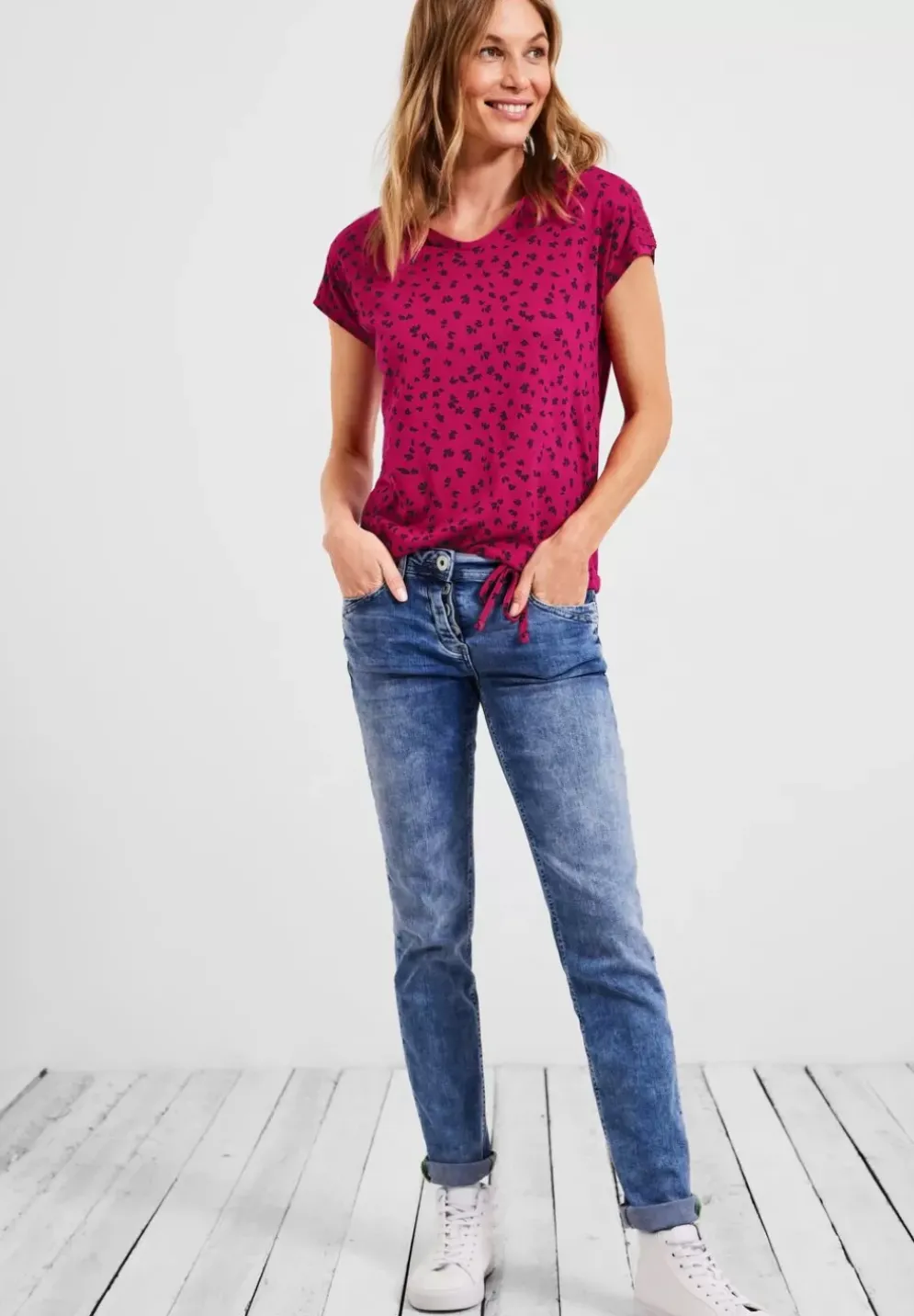 T-Shirt Mit Smokdetails