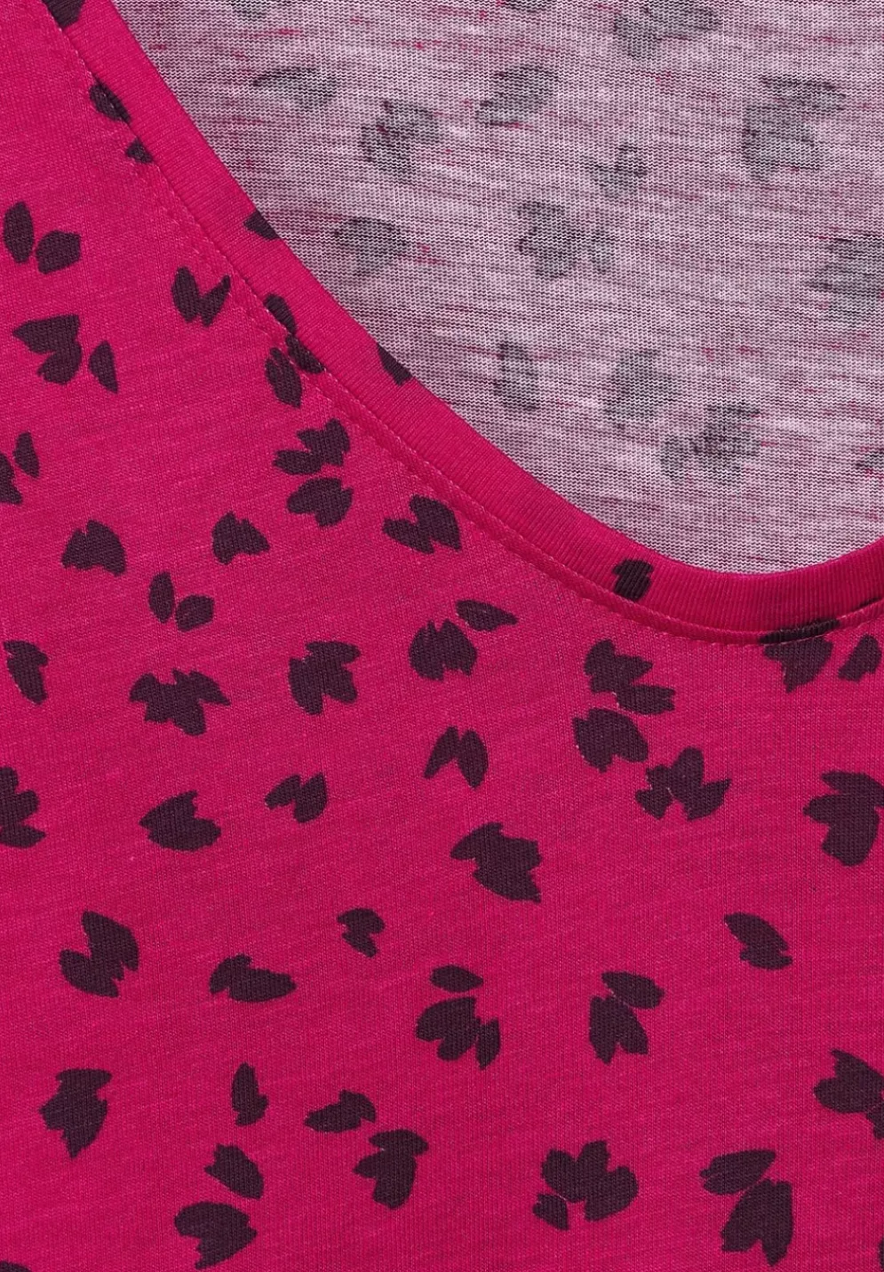 T-Shirt Mit Smokdetails