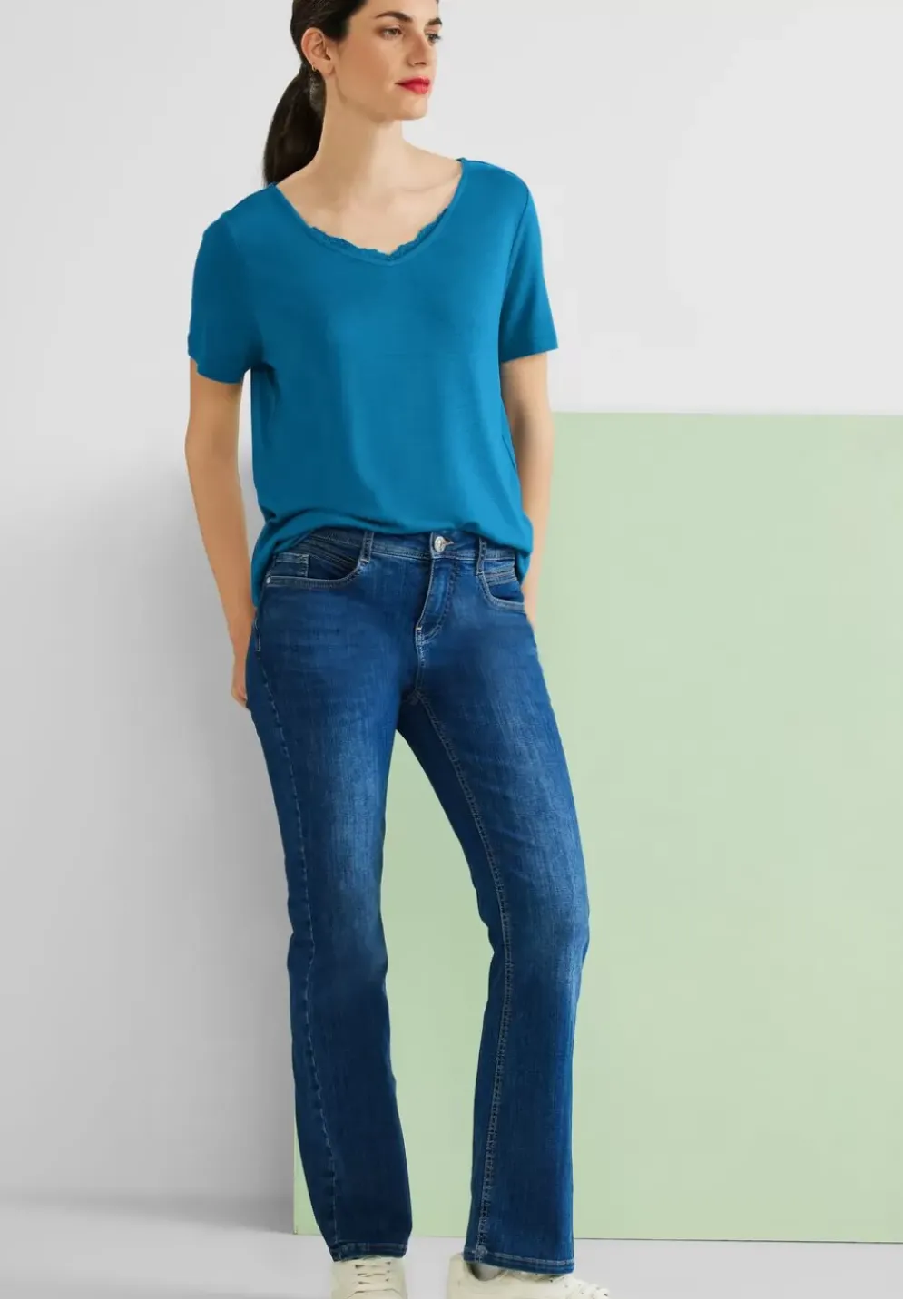 T-Shirt Mit Spitzendetail