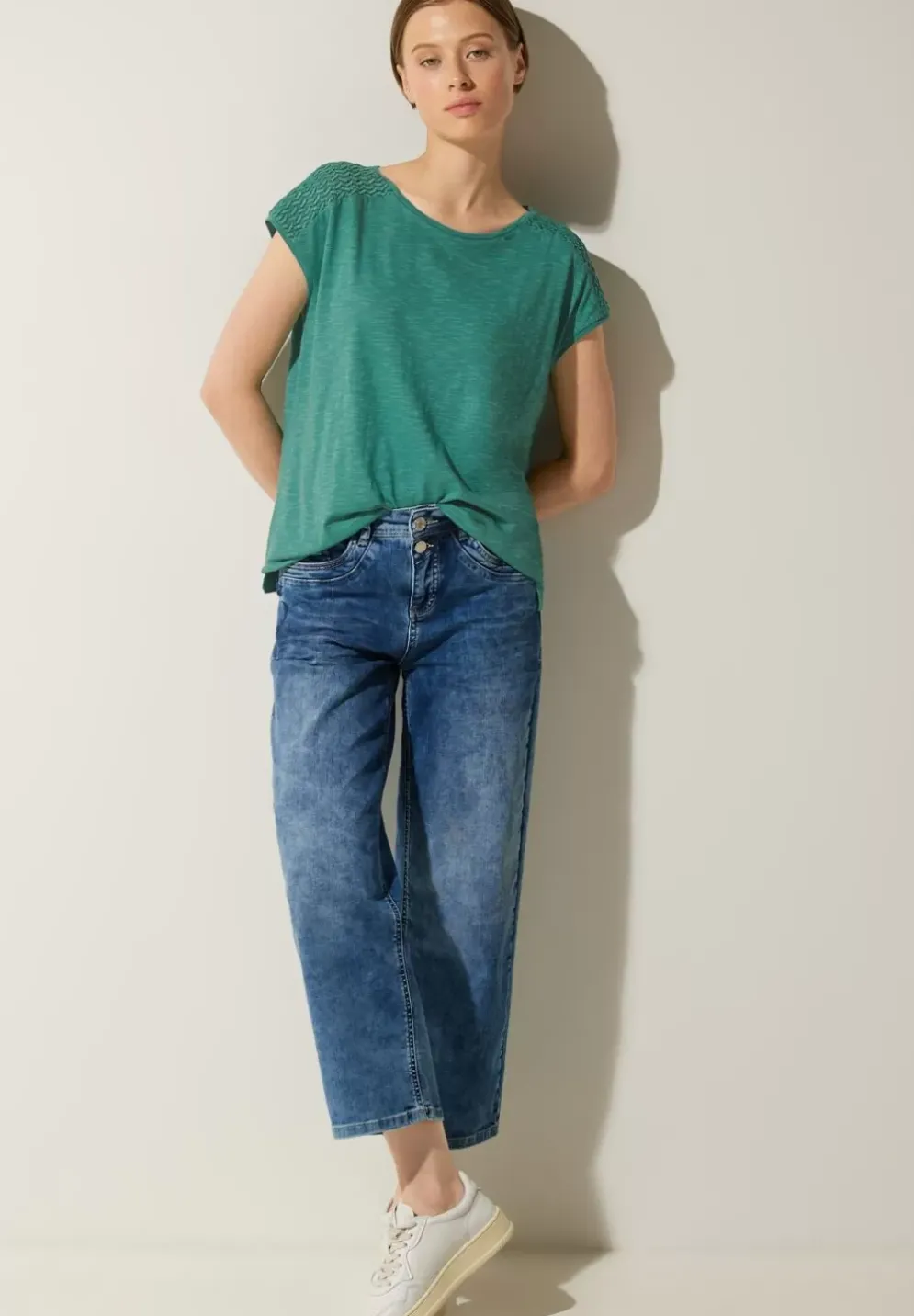 T-Shirt Mit Spitzendetail