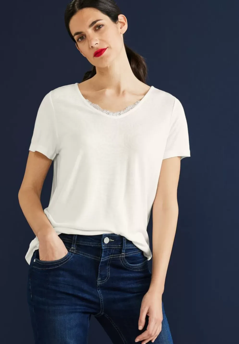 T-Shirt Mit Spitzendetail
