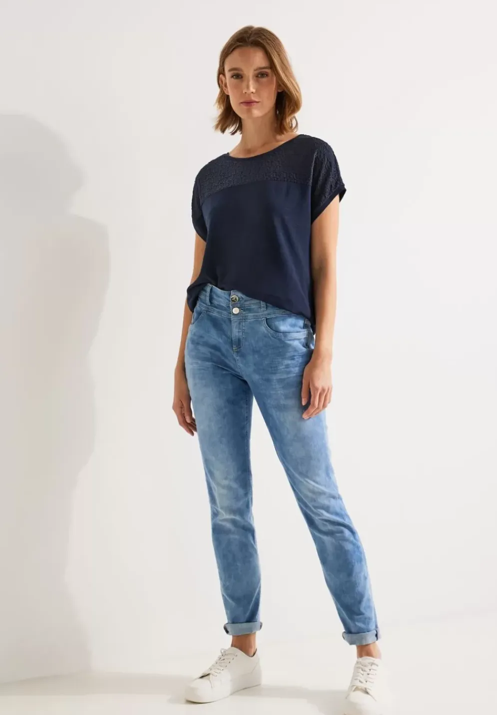 T-Shirt Mit Spitzendetails