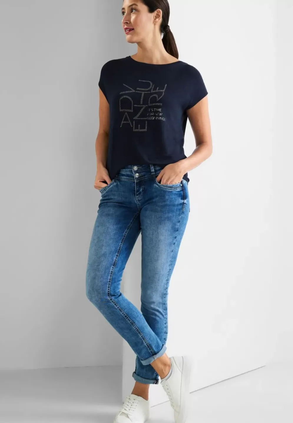 T-Shirt Mit Steinchenwording