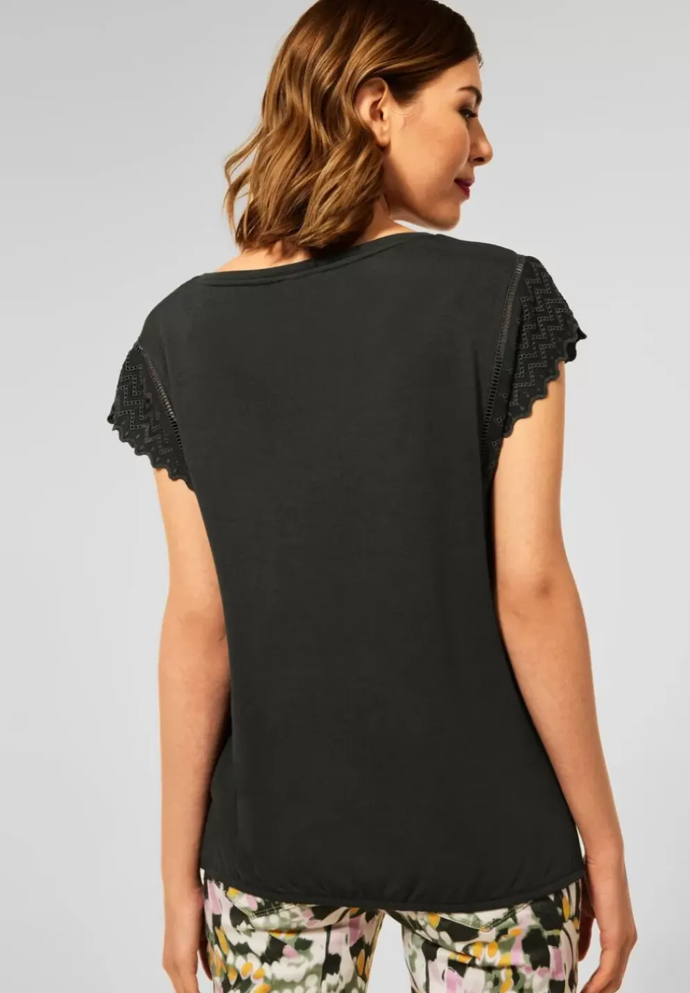 T-Shirt Mit Stickerei