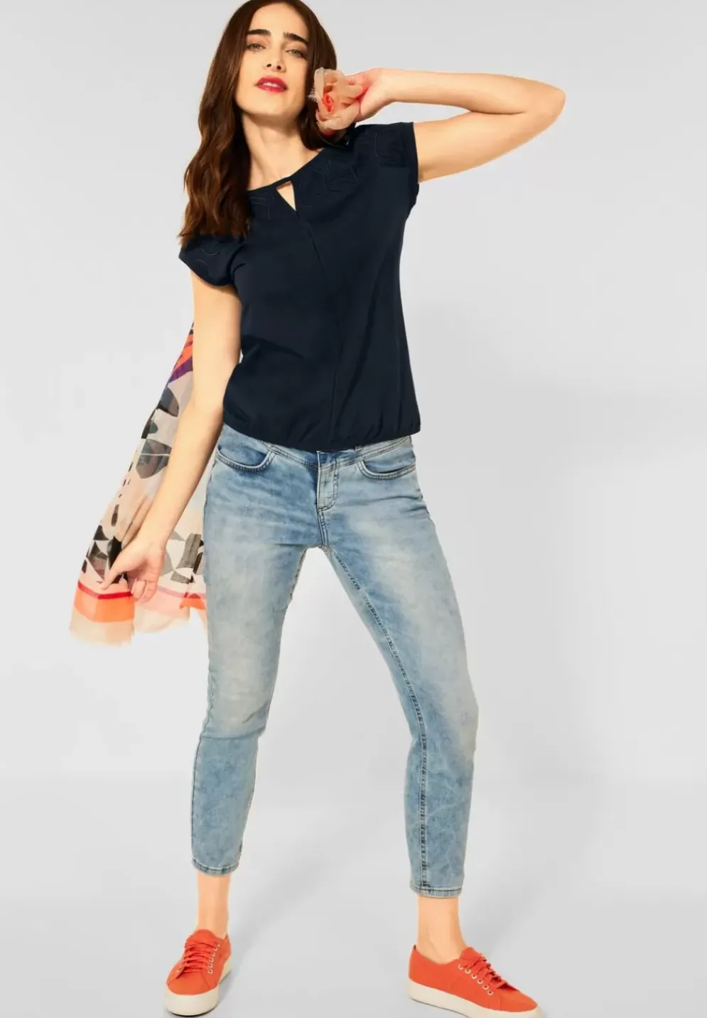 T-Shirt Mit Stickerei