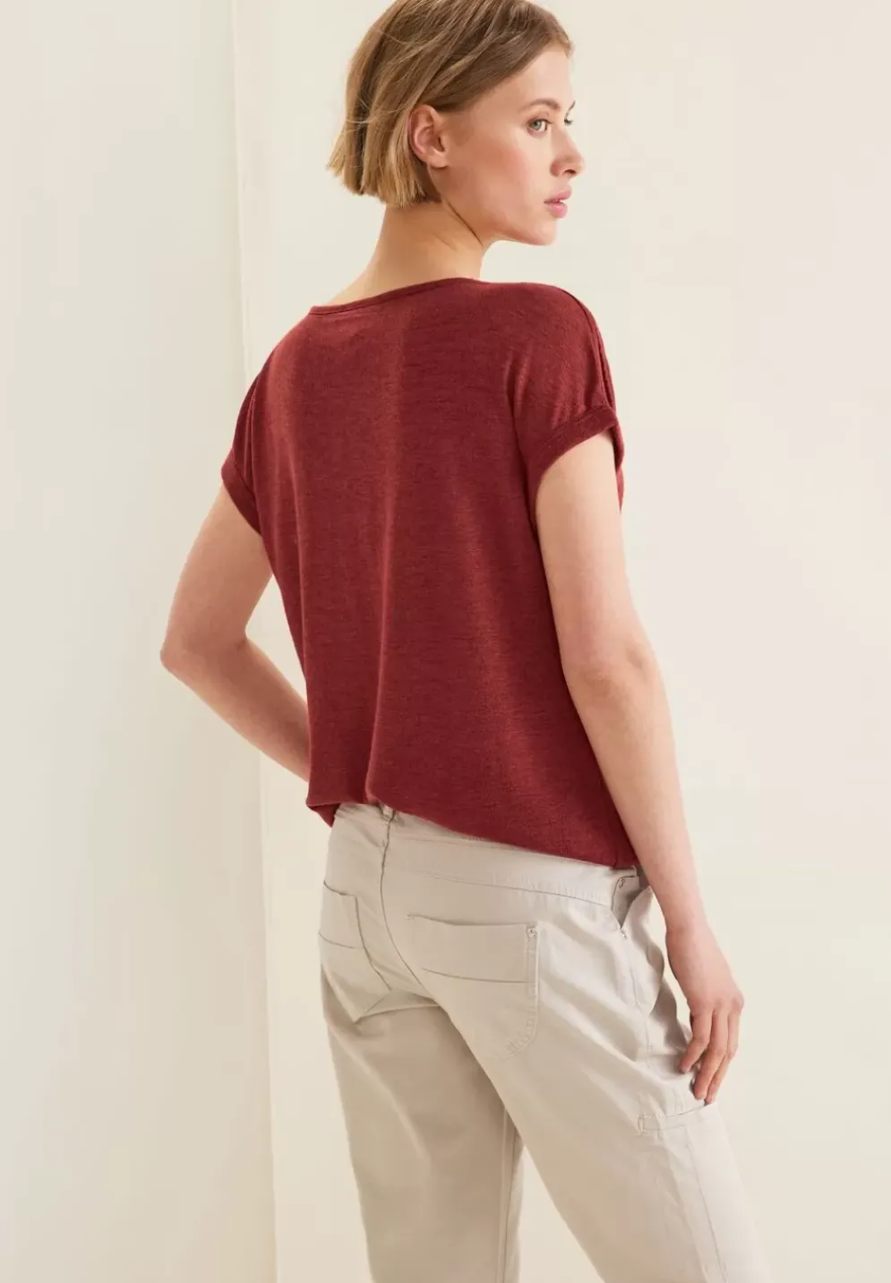 T-Shirt Mit Stickereidetails