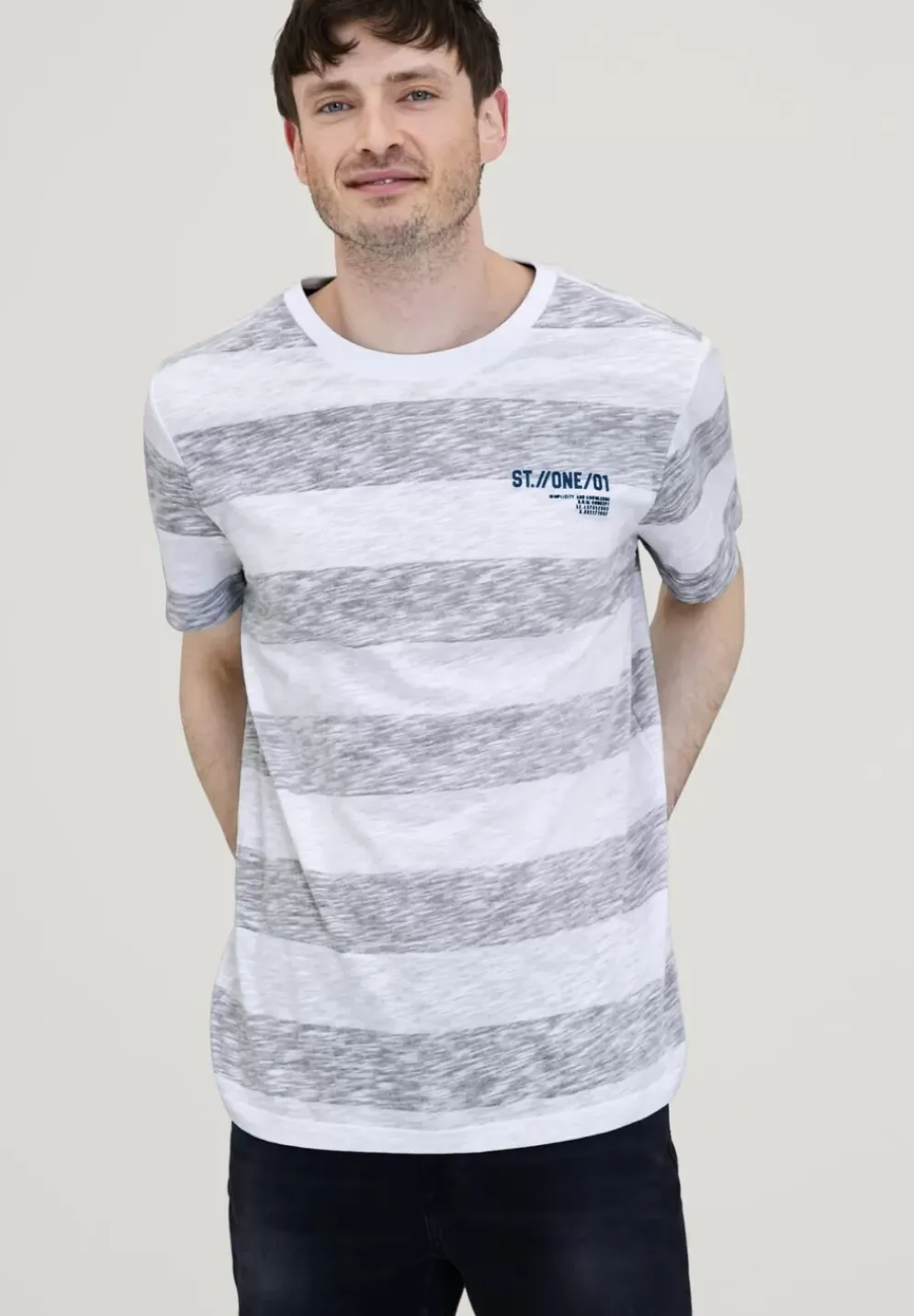 T-Shirt Mit Streifen Muster
