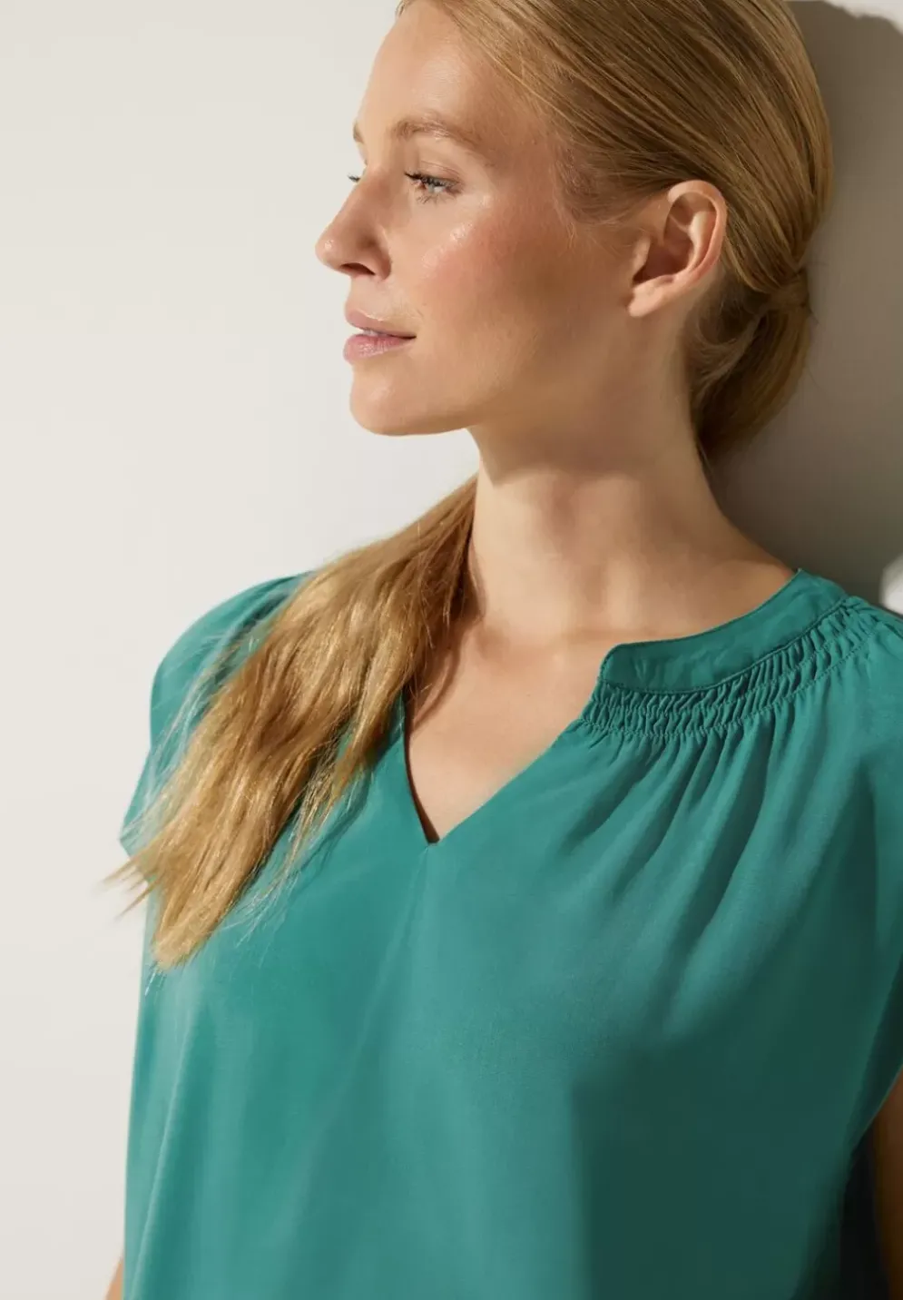 Viskosebluse Mit Elastiksaum