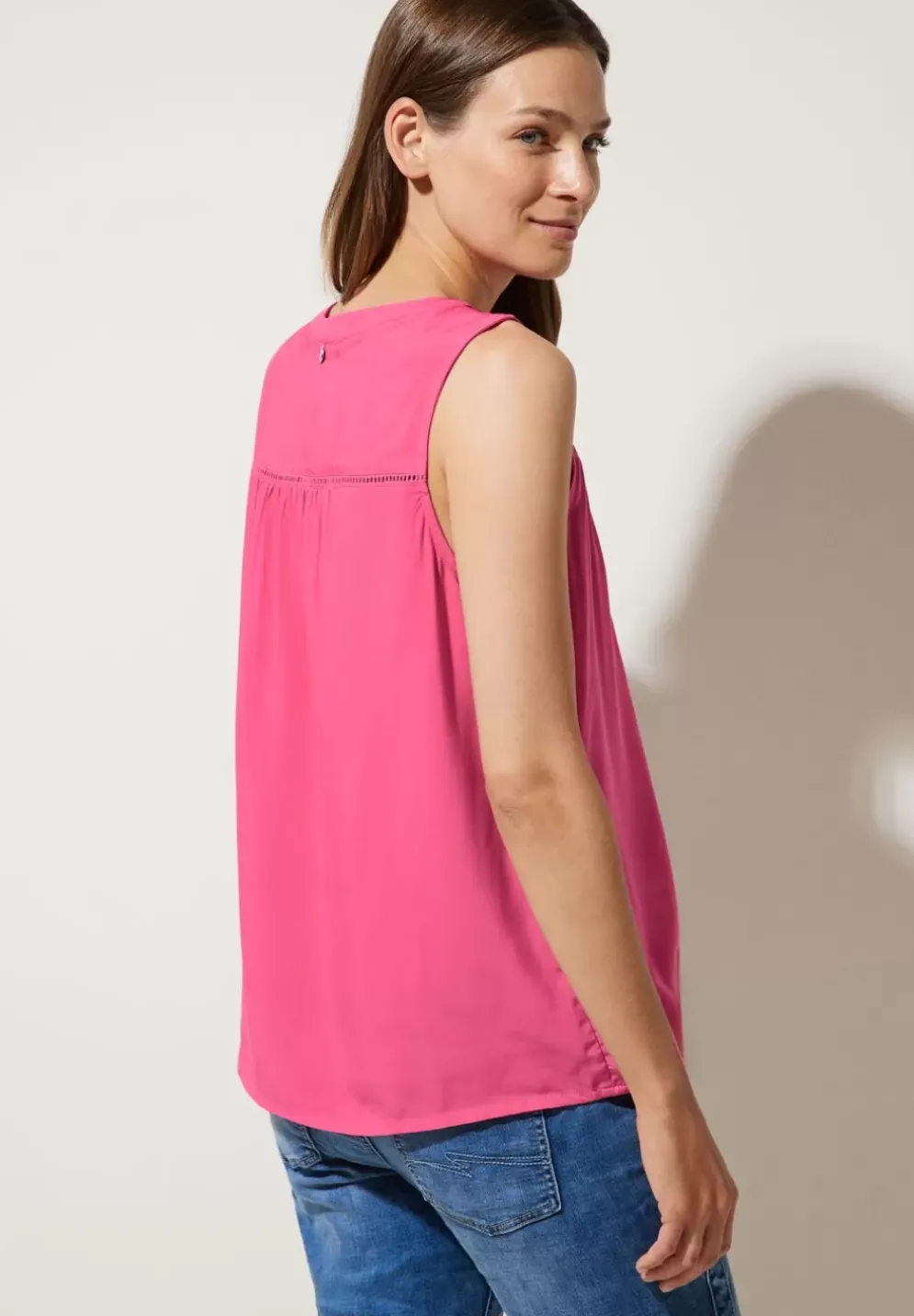Viskosebluse Mit Hakeldetail
